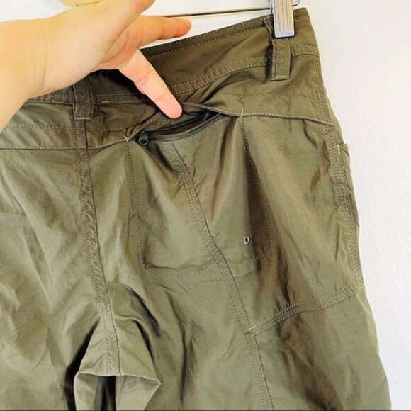 The North Face Taupe Olive Green Cargo Shorts - 4 - Picture 8 of 9